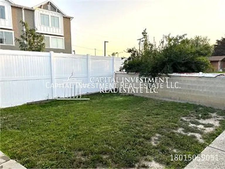 7669 S Birch St — Photo 11
