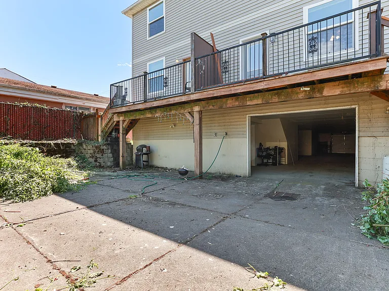 2020 NE Rodney Ave #C — Photo 38