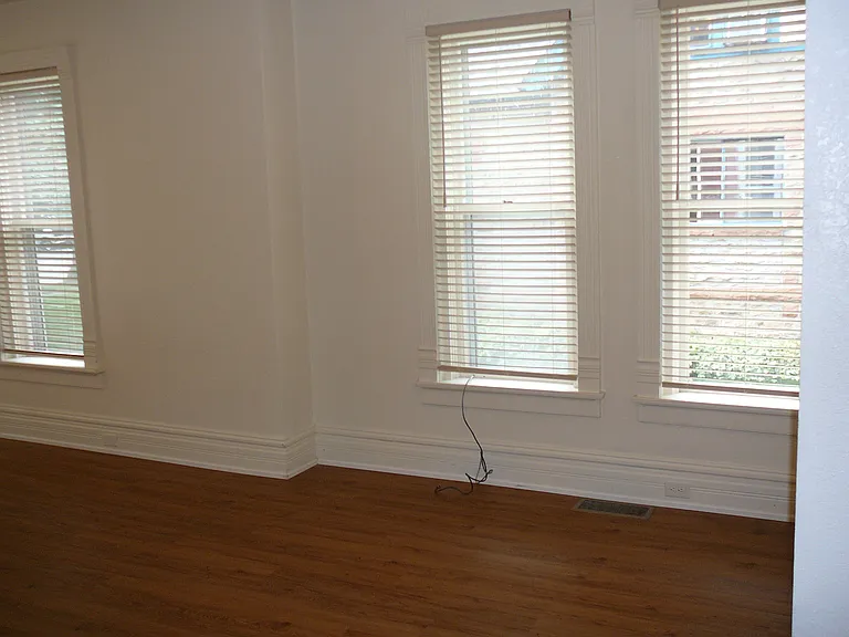 509 S Howes St — Photo 3