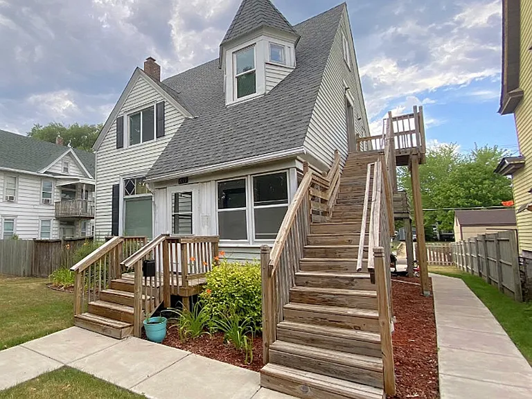 1113 Minnehaha Ave E #2 — Photo 1
