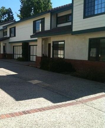 2nd image of 422 Eldorado St Unit F