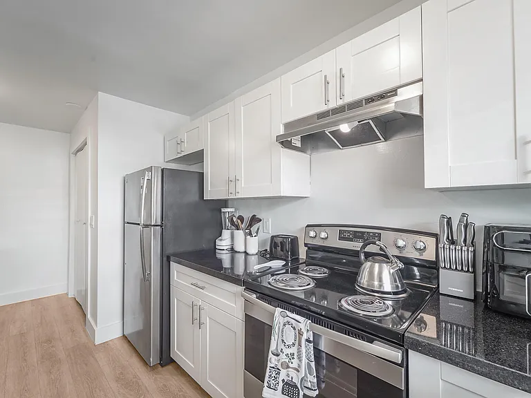 512 Bayshore Dr #202 — Photo 4