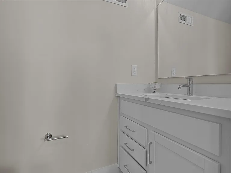 4201 Bryant Terraces Dr — Photo 21