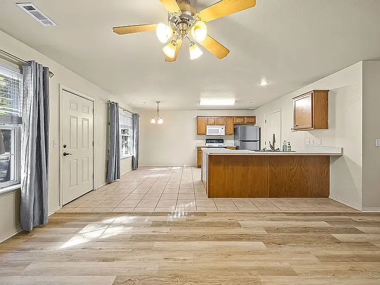 2351 W Skyler Dr — Photo 3