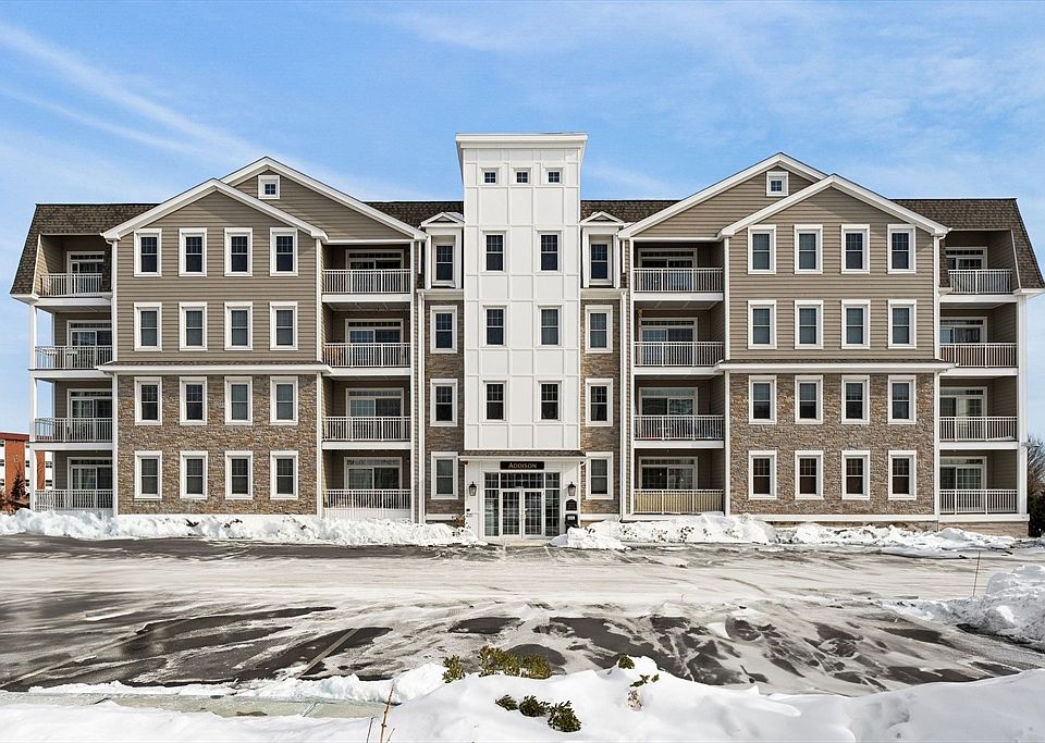 1st image of 320 Middlesex Ave Unit A207
