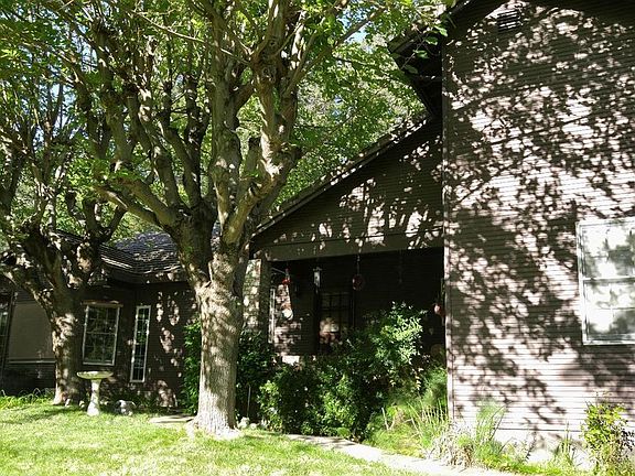 2nd image of 4310 Earnscliffe Ave