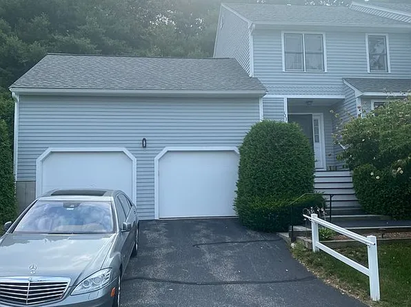 122 Laurelwood Dr, Hopedale, MA 01747