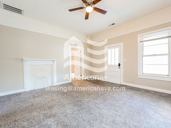 834405_002_living_room_3.jpg