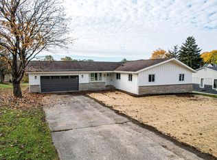 245 Meadow Ln, Neosho, WI 53059