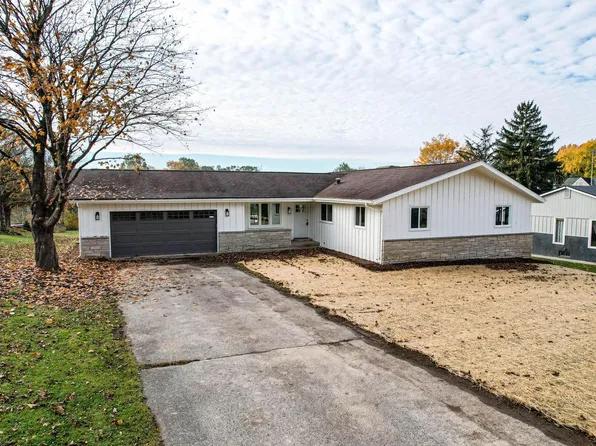245 Meadow LANE, Neosho, WI 53059
