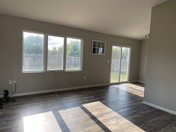 2nd image of 2901 E Barbara Ln