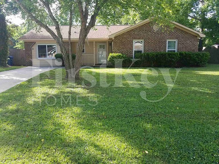 430 Citadel St — Photo 1