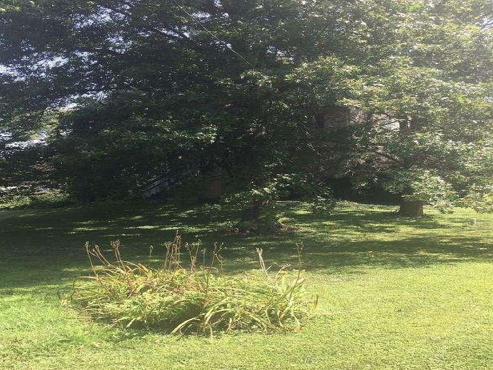 2nd image of 92 Neiffer Rd