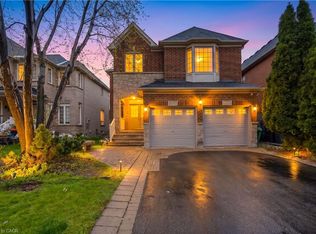 3377 Destination Dr, Mississauga, ON L5M7W6