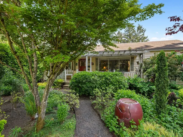 761 8th St, Lake Oswego, OR 97034