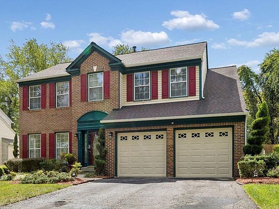 2nd image of 804 Falls Lake Dr