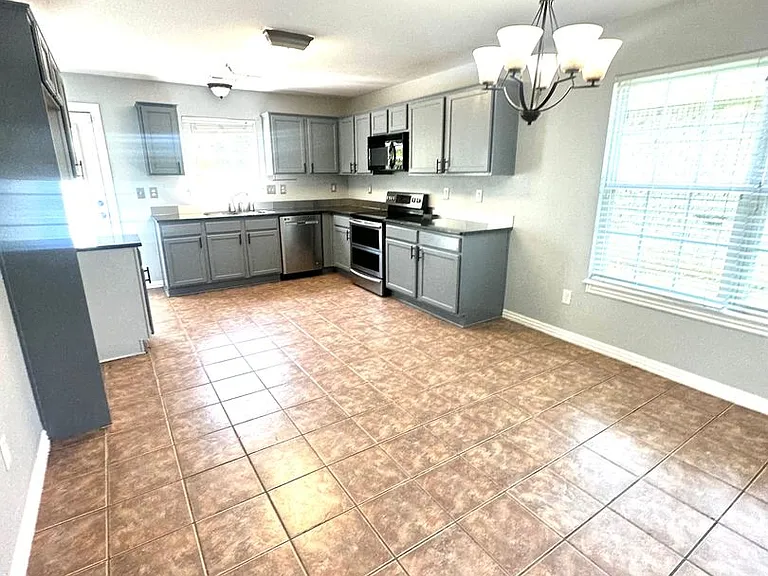 3705 SW Hansom Loop — Photo 7