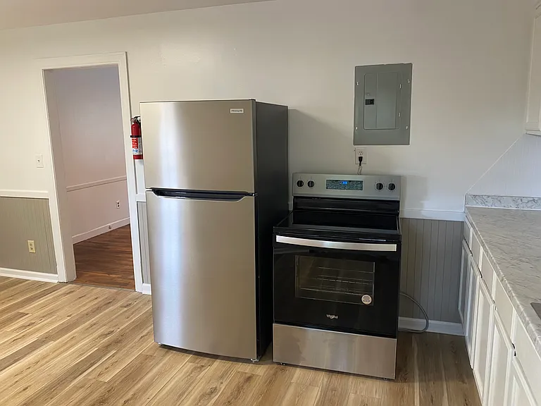 639 Maple St #641 — Photo 9
