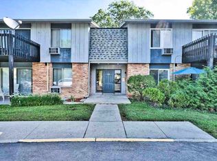 928 E Old Willow Rd APT 104, Prospect Heights, IL 60070