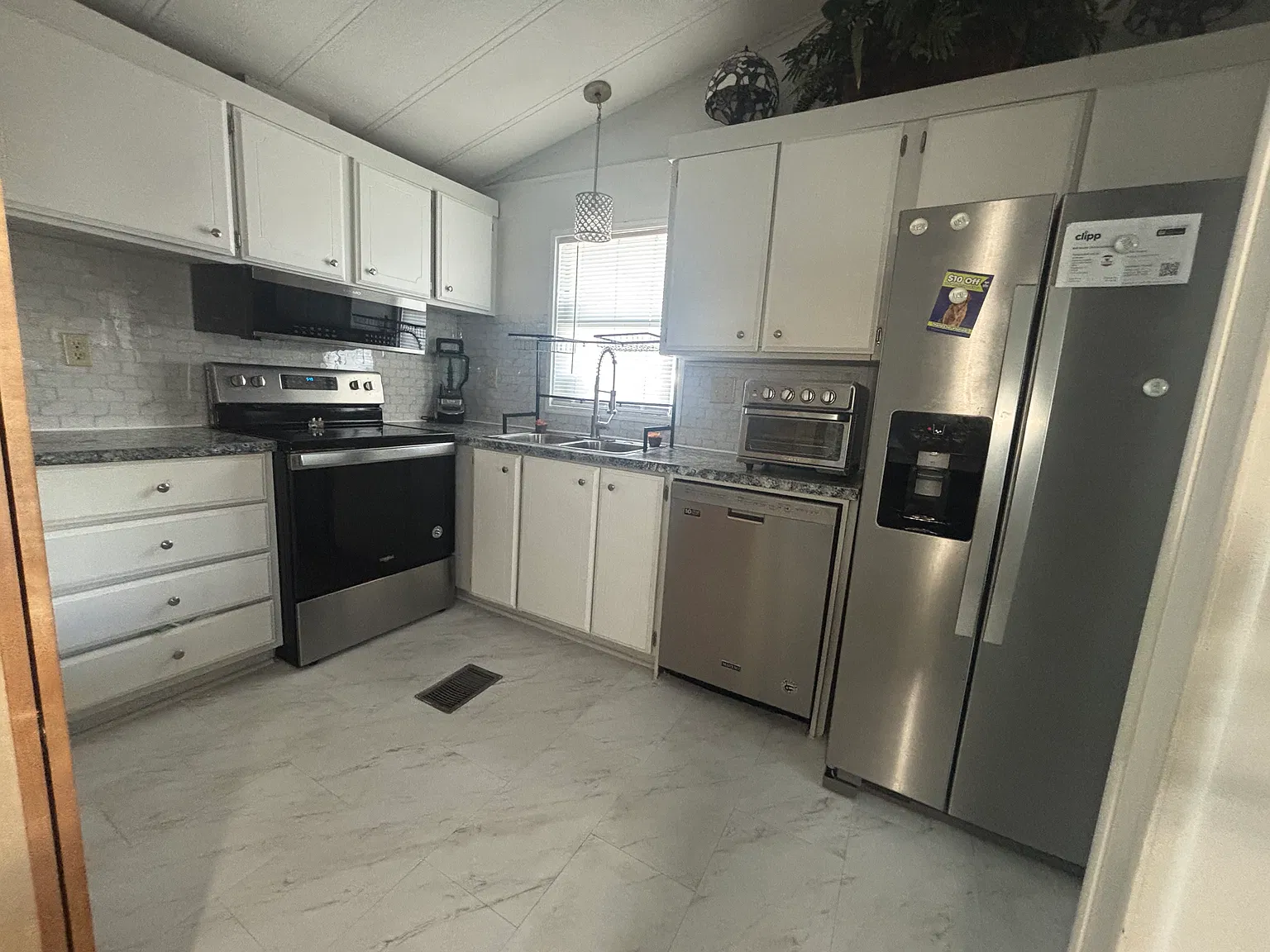 2 bed, 1200 sqft, $1,895 — Photo 3