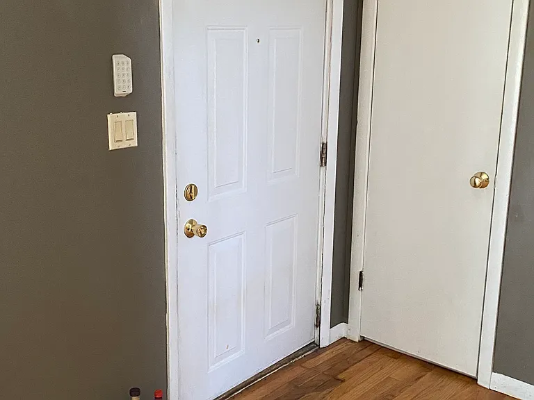 512 McCarthy St — Photo 9