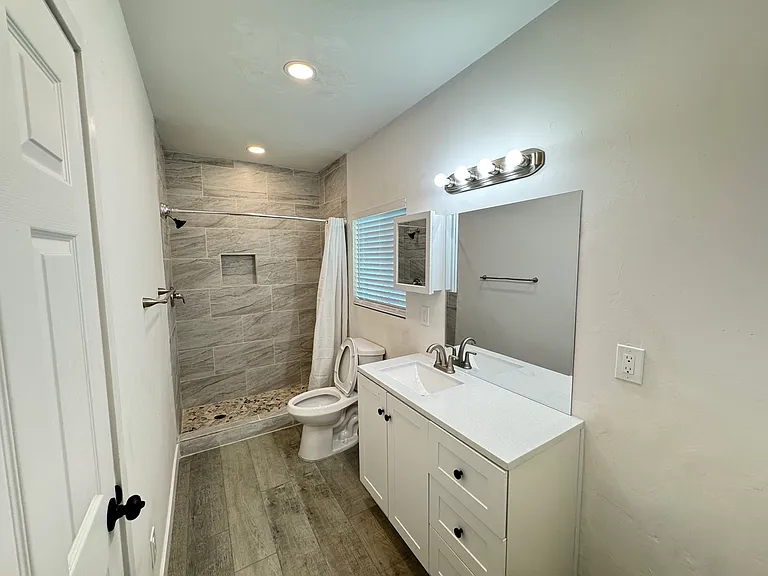 5428 Churchward St — Photo 17