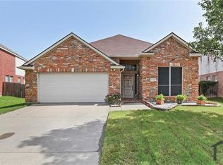 2720 Snowy Owl Dr, Mesquite, TX 75181
