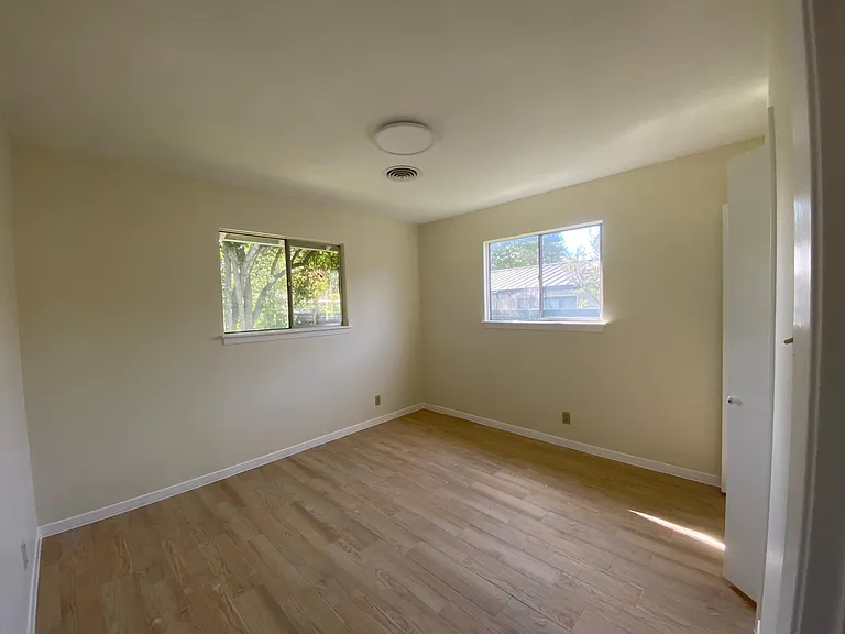 6817 Miranda Dr — Photo 17