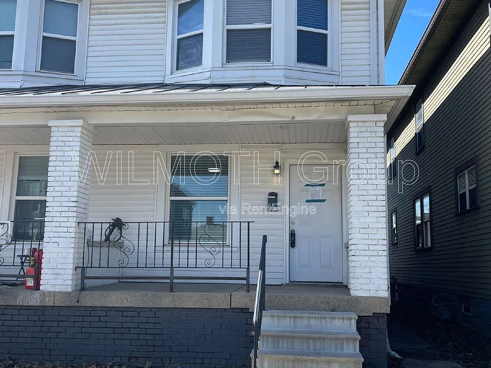 12 N Randolph St