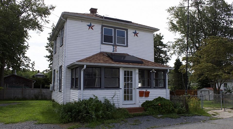 1st image of 28 Crane St