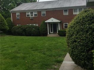 99 N Middletown Rd #B, Pearl River, NY 10965