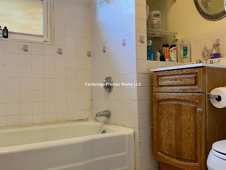 33 Everett Ave #2 — Photo 5