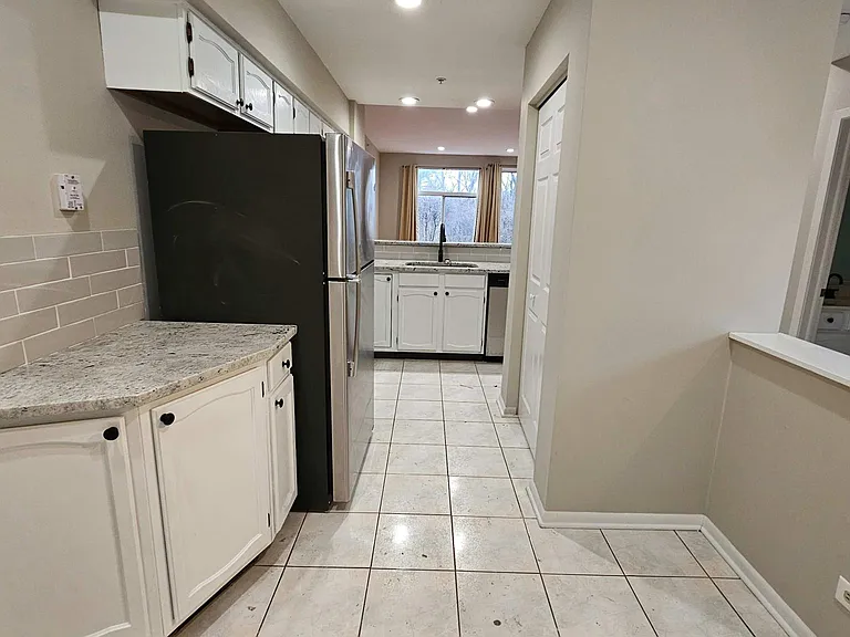 1041 E Wilson Ave — Photo 6