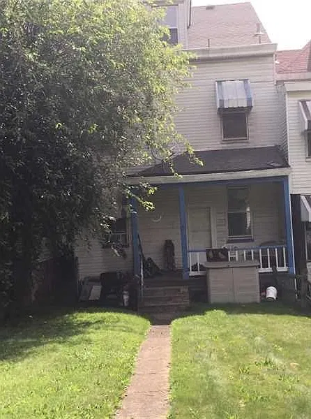 3 bed, $1,695 — Photo 2