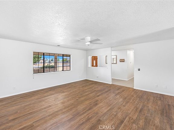 5th image of 18236 Cherry St