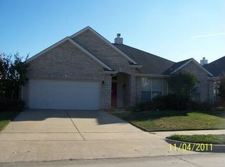 2829 Birmingham Dr, Grand Prairie, TX 75052