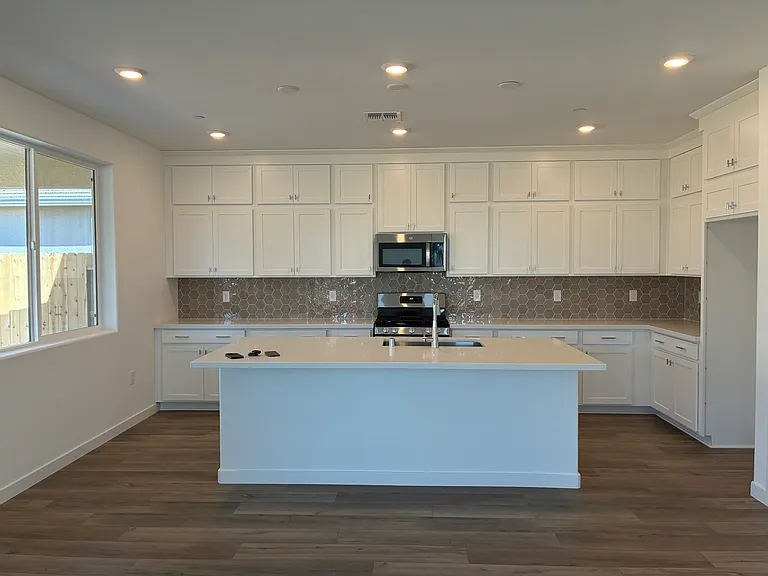 8133 Arrowfield Way — Photo 3