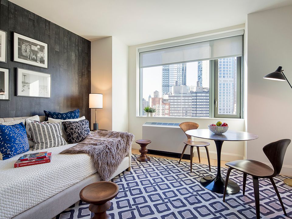 1st image of 10 City Pt APT 20C