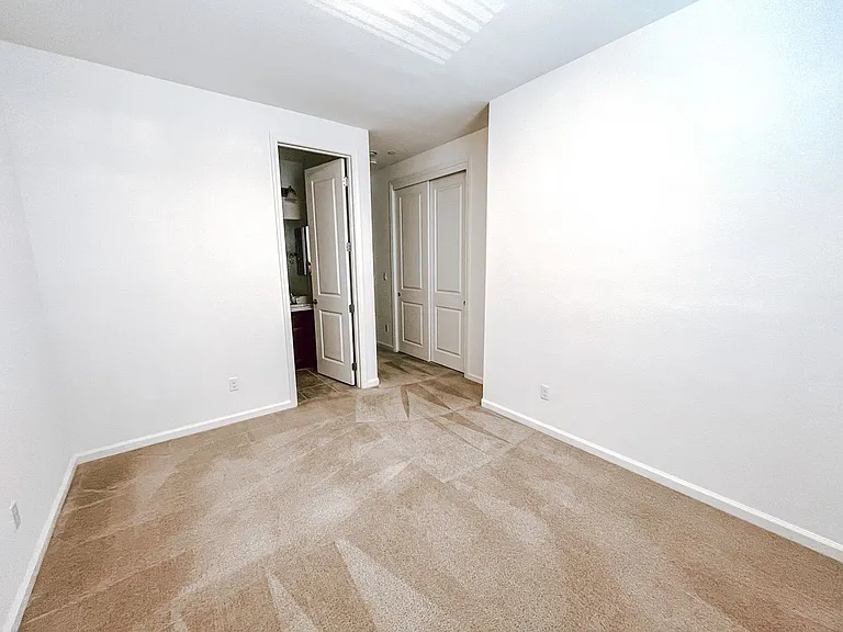 2297 Central Pkwy — Photo 13