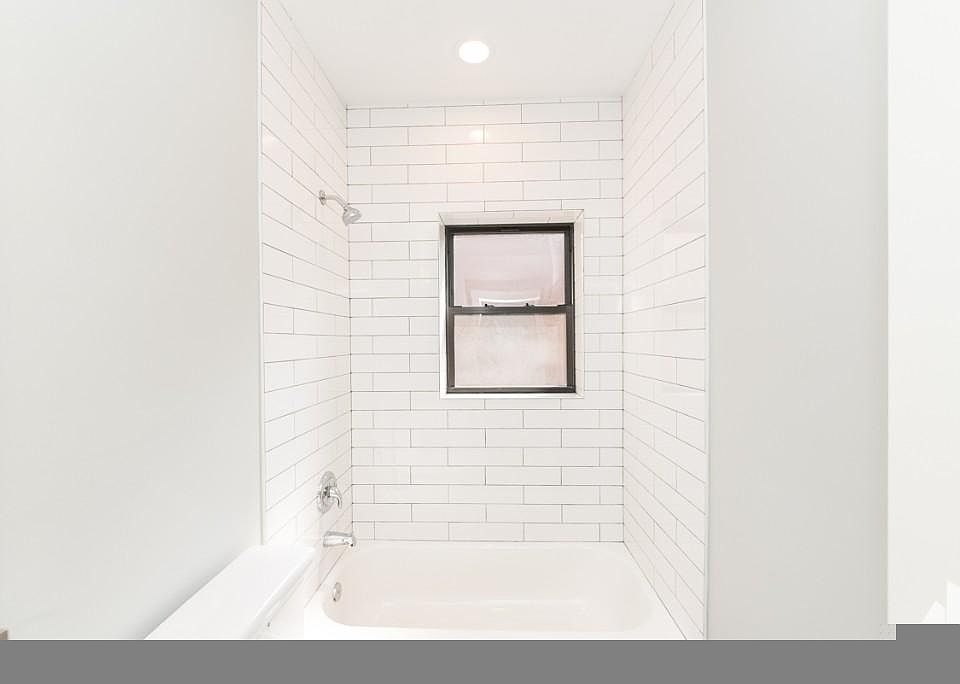 1st image of 345 W Dickens Ave #356-2