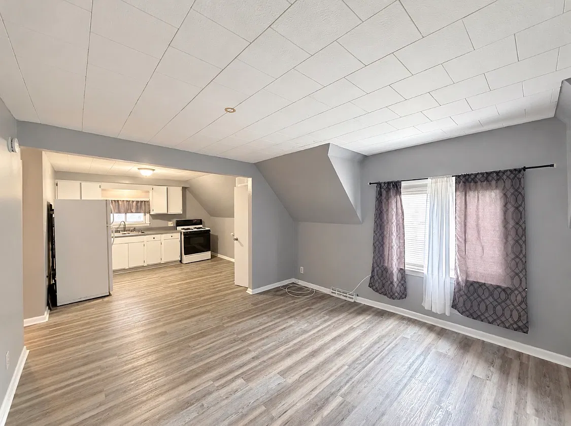 1 bed, $1,050 — Photo 4