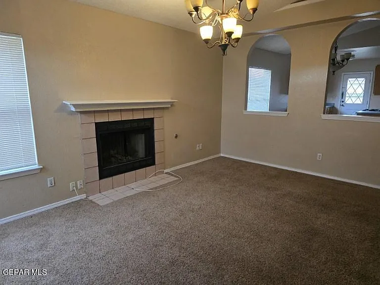 12105 Castle View Way — Photo 3
