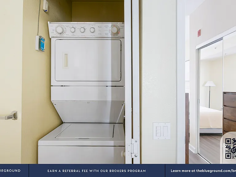 Washer/Dryer in Apartment
