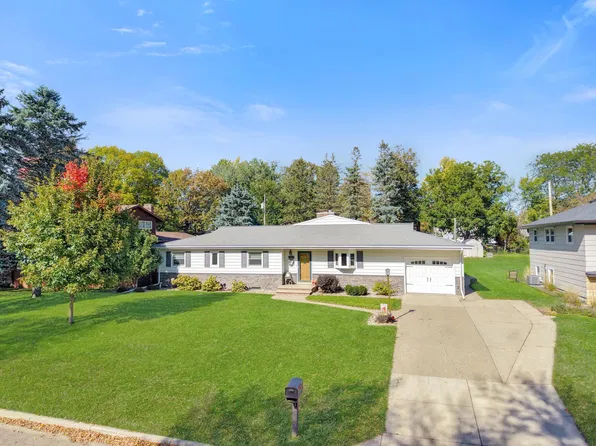 207 E Hollett St, Tracy, MN 56175