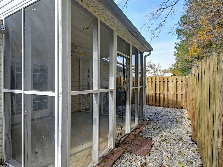 100 Buckhaven Way — Photo 28