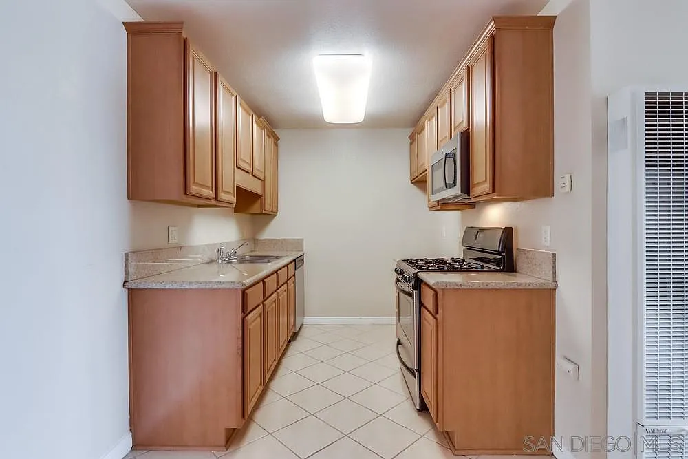 1 bed, 627 sqft, $2,100 — Photo 3