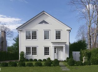 19 Howard St, Sag Harbor, NY 11963