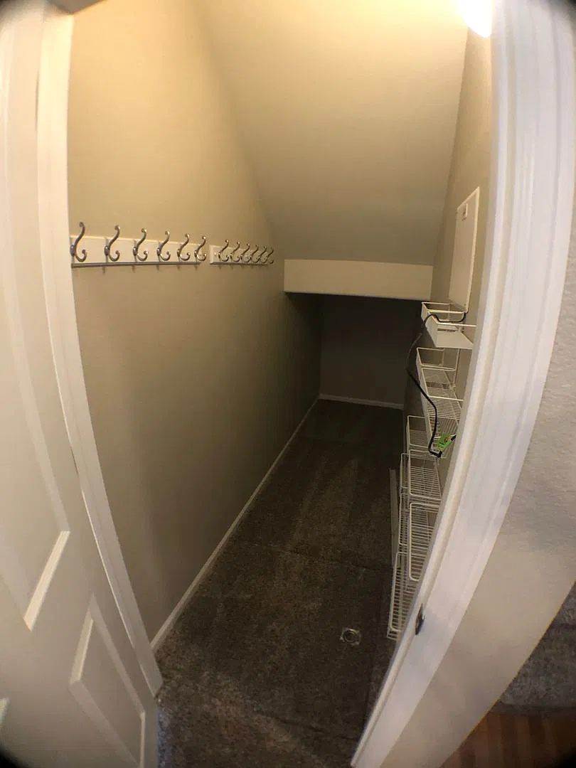 Townhome in gated complex — Photo 4