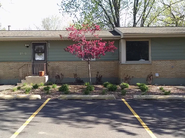 2300 Ravine Dr — Photo 3
