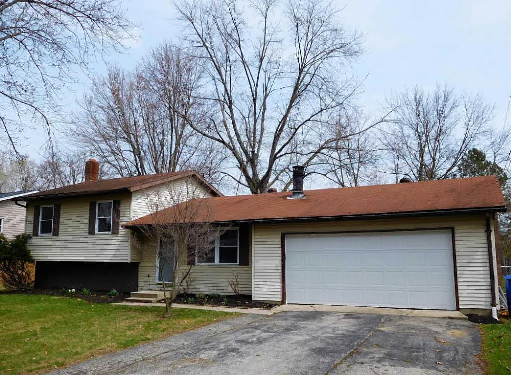 270 Eastwood Ave photo 1